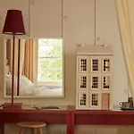 No 1 By Guesthouse, 4*