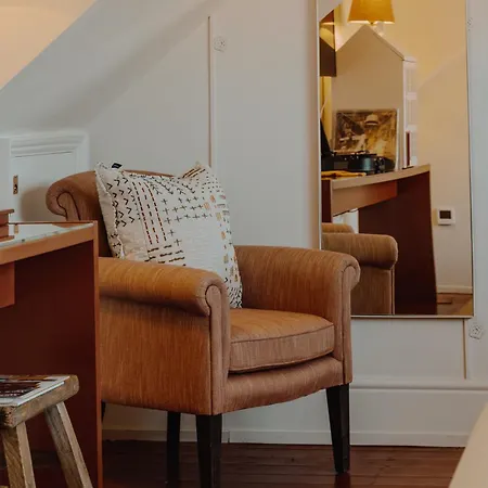 No 1 By Guesthouse, 4*