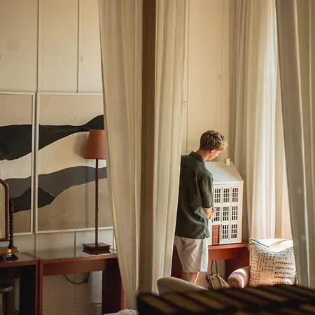No 1 By Guesthouse, 4*