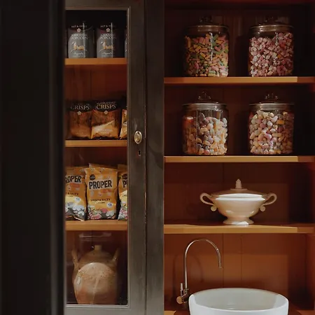 No 1 By Guesthouse, Hotel 4*