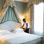 No 1 By Guesthouse, 4*