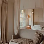 No 1 By Guesthouse, Hotel