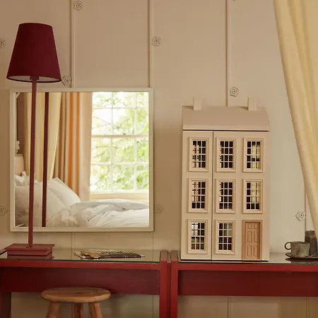 No 1 By Guesthouse, 4*