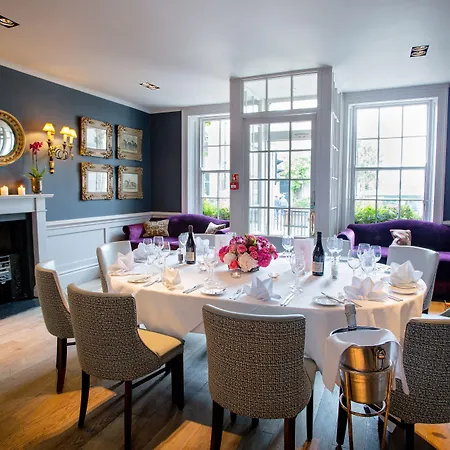 No 1 By Guesthouse, Otel