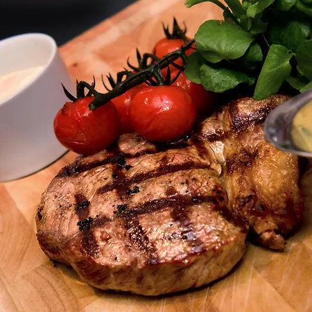 No 1 By Guesthouse, Otel