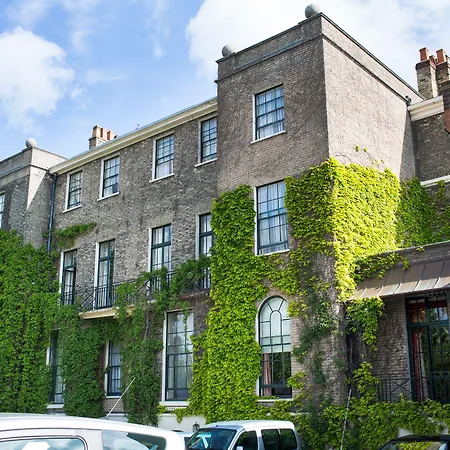 No 1 By Guesthouse, 4*