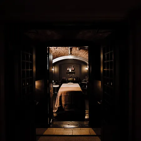 No 1 By Guesthouse, 4*