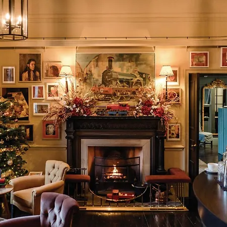 No 1 By Guesthouse, Otel 4*