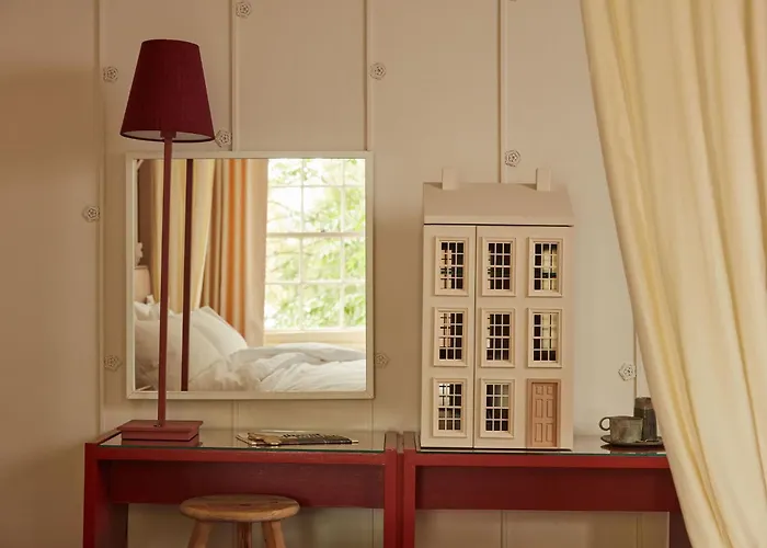 No 1 By Guesthouse, 4*