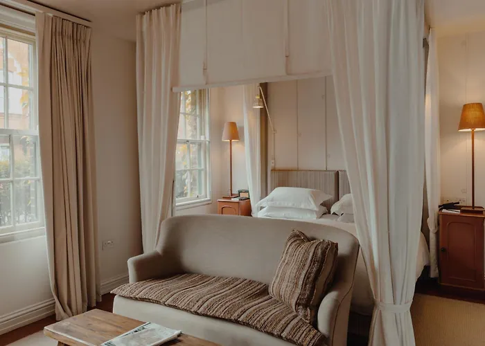 No 1 By Guesthouse, Hotel 4*