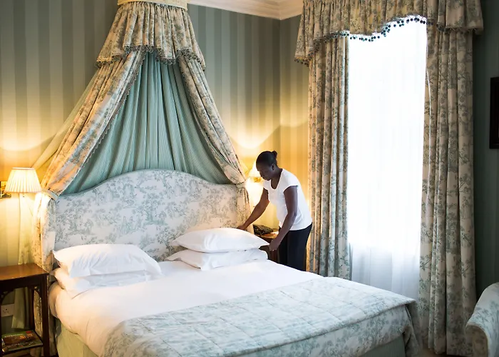 No 1 By Guesthouse, 4*