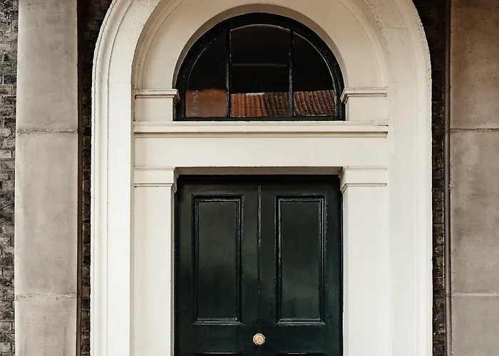 No 1 By Guesthouse, Hotel 4*