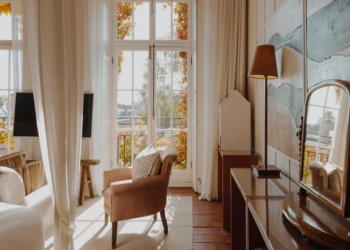 No 1 By Guesthouse, 4*