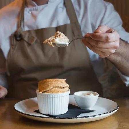 No 1 By Guesthouse, 4*