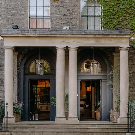 No 1 By Guesthouse, 4*